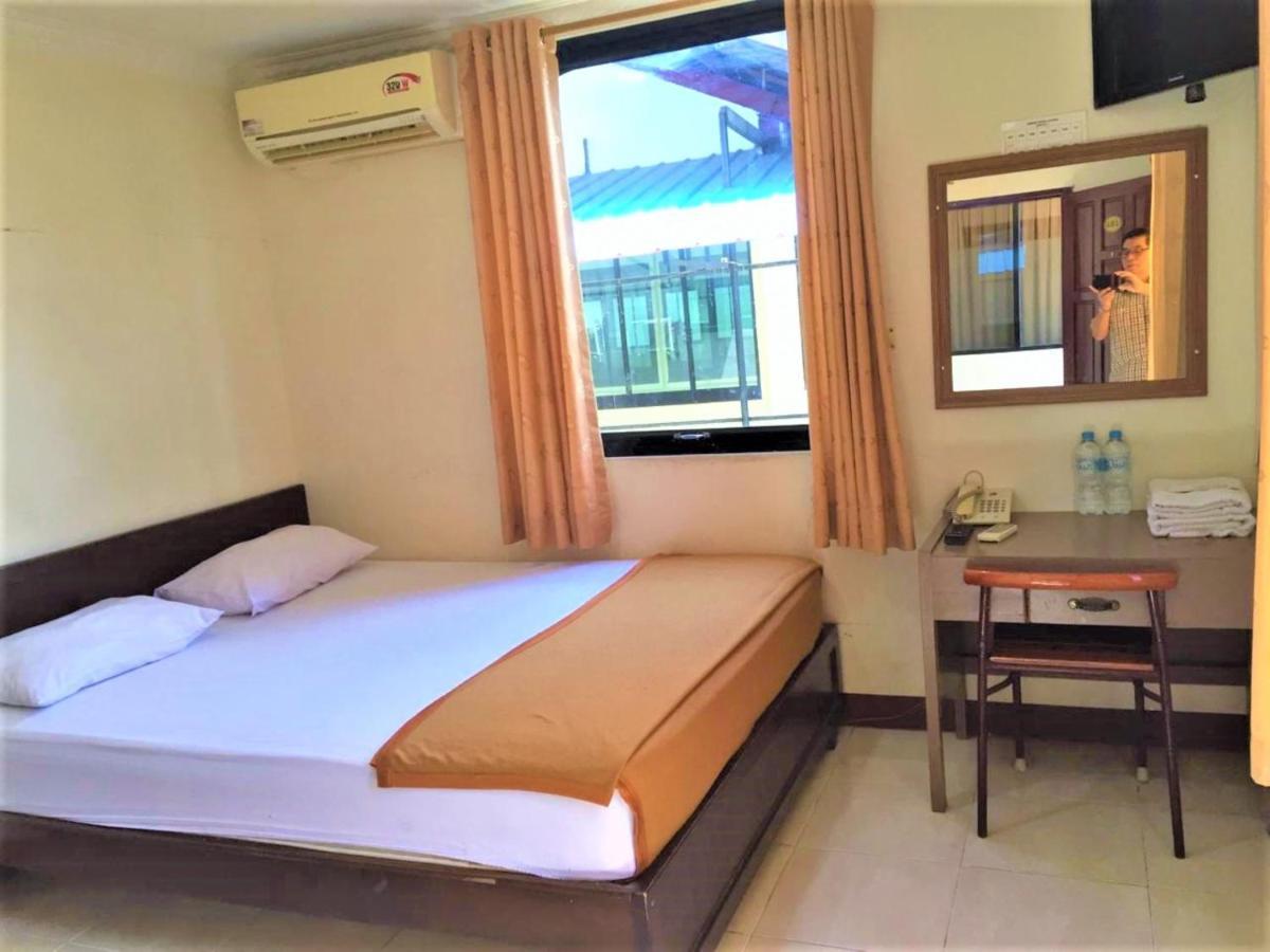 Hotel Aroma Inn Pontianak Luaran gambar